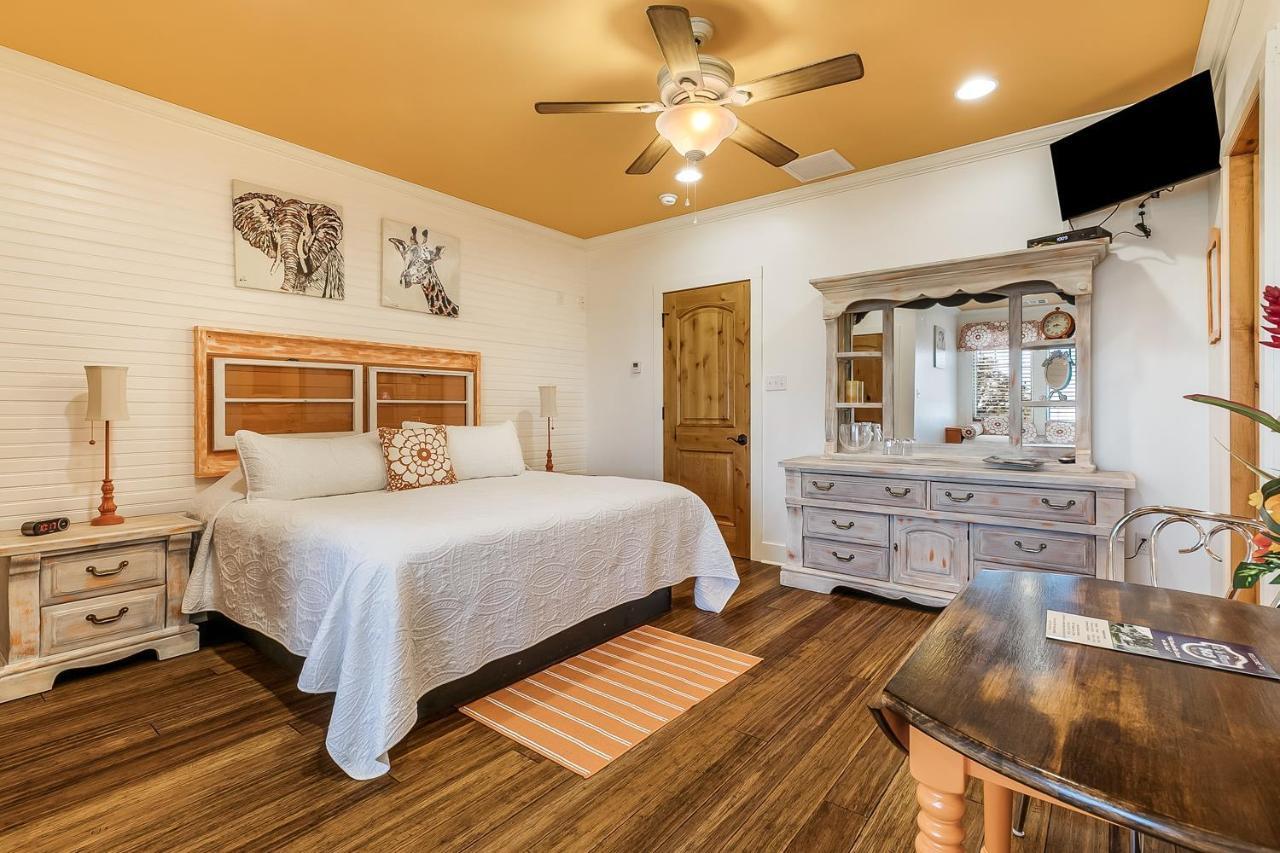 De La Bleau B&B แมนเดอวิลล์ ภายนอก รูปภาพ