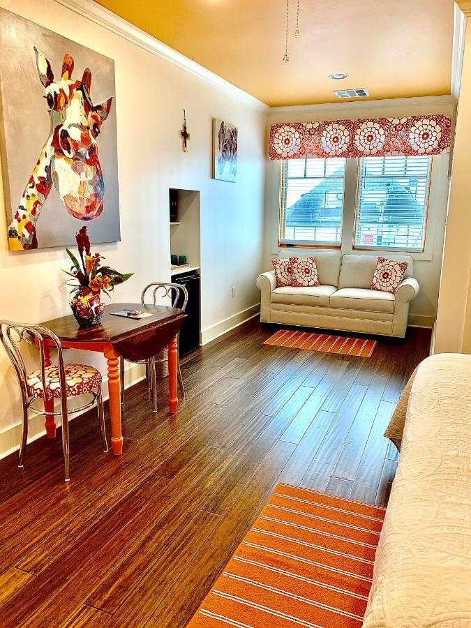De La Bleau B&B แมนเดอวิลล์ ภายนอก รูปภาพ